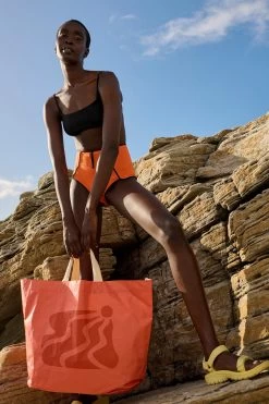 SunnyLife Carry All Tote -Luna Beach Shop S20CARTC Bag Terracotta Lifestyle